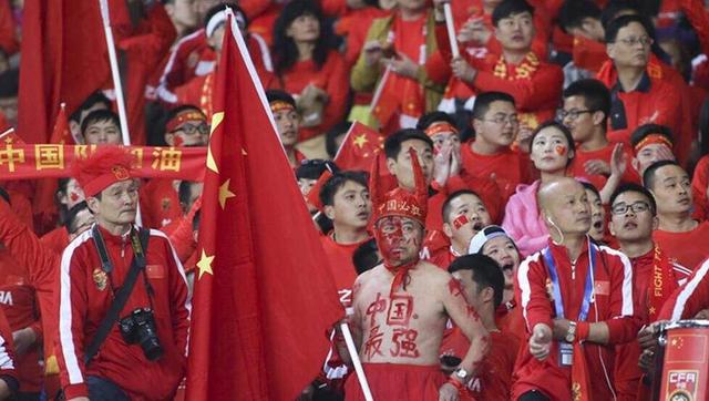 肖央透露自己对于任达华的印象一直都是“帅气精壮”的硬汉形象，这次的“张正义”头发灰白、满脸胡子拉碴，以及稍显佝偻的瘦削体态，很有底层老刑警的故事感